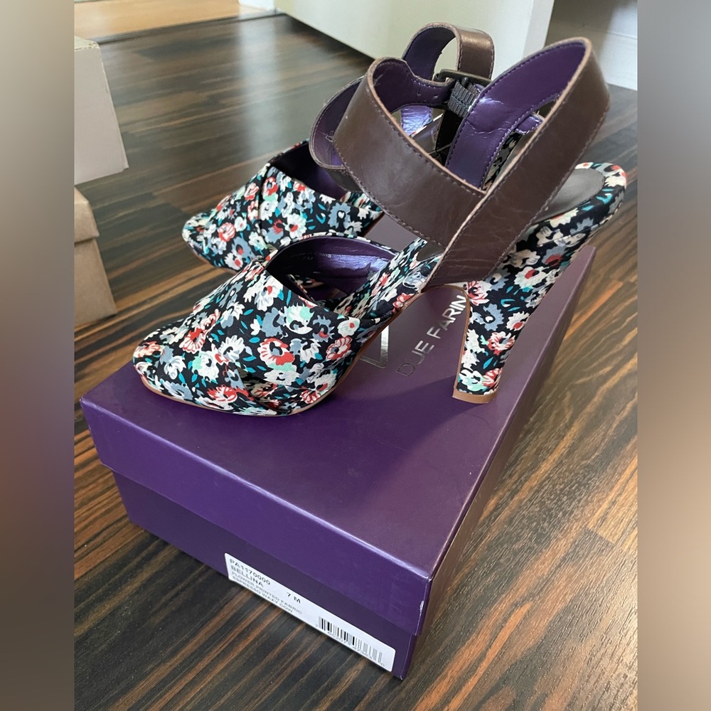 Anthropologie Due Farina Bellina Flower Printed Fabric & leather heel pump